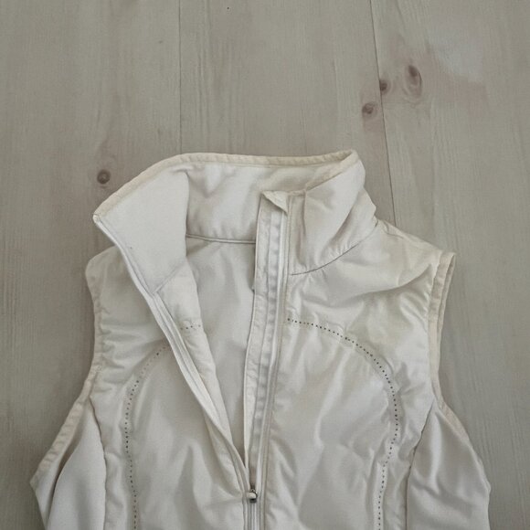 LuluLemon Women's White Vest Size 6 - Picture 3 of 3